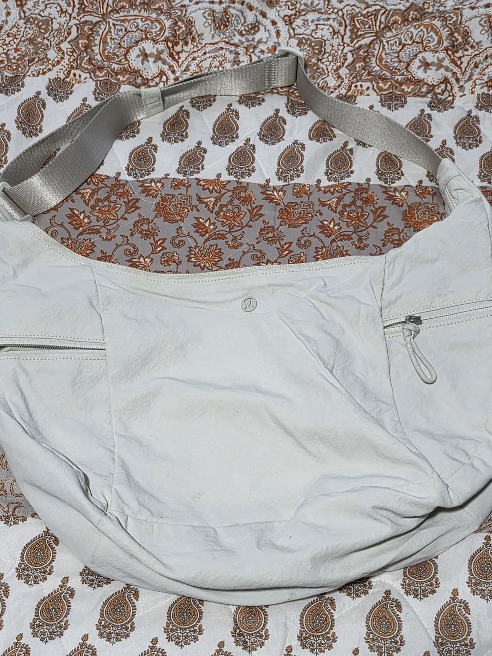 lululemon athletica Off-White Adjustable Strap Shoulder Bag